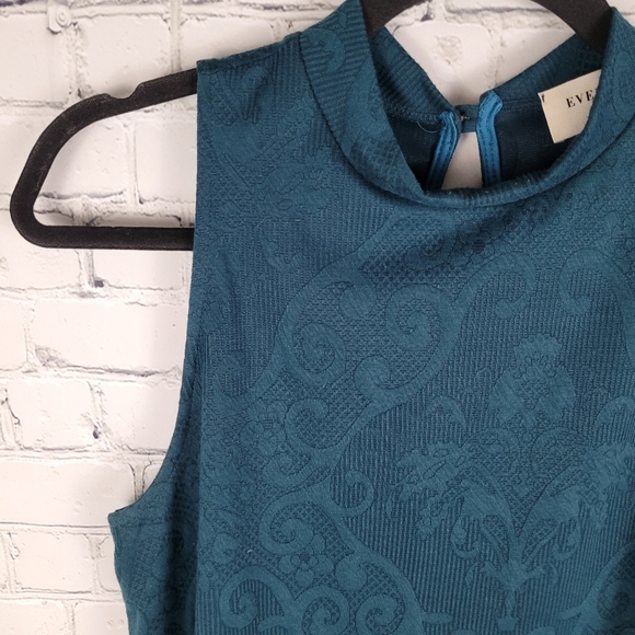 EVERLY | high neck sleeveless textured swirl design sheath mod shift mini dress - Picture 2 of 6